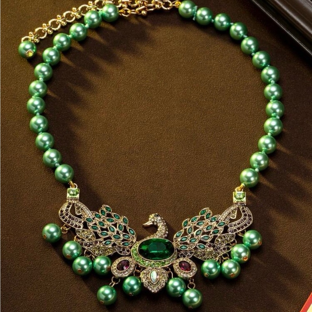 Elegant Green and Gold Peacock Necklace Set - Picture 3 of 5
